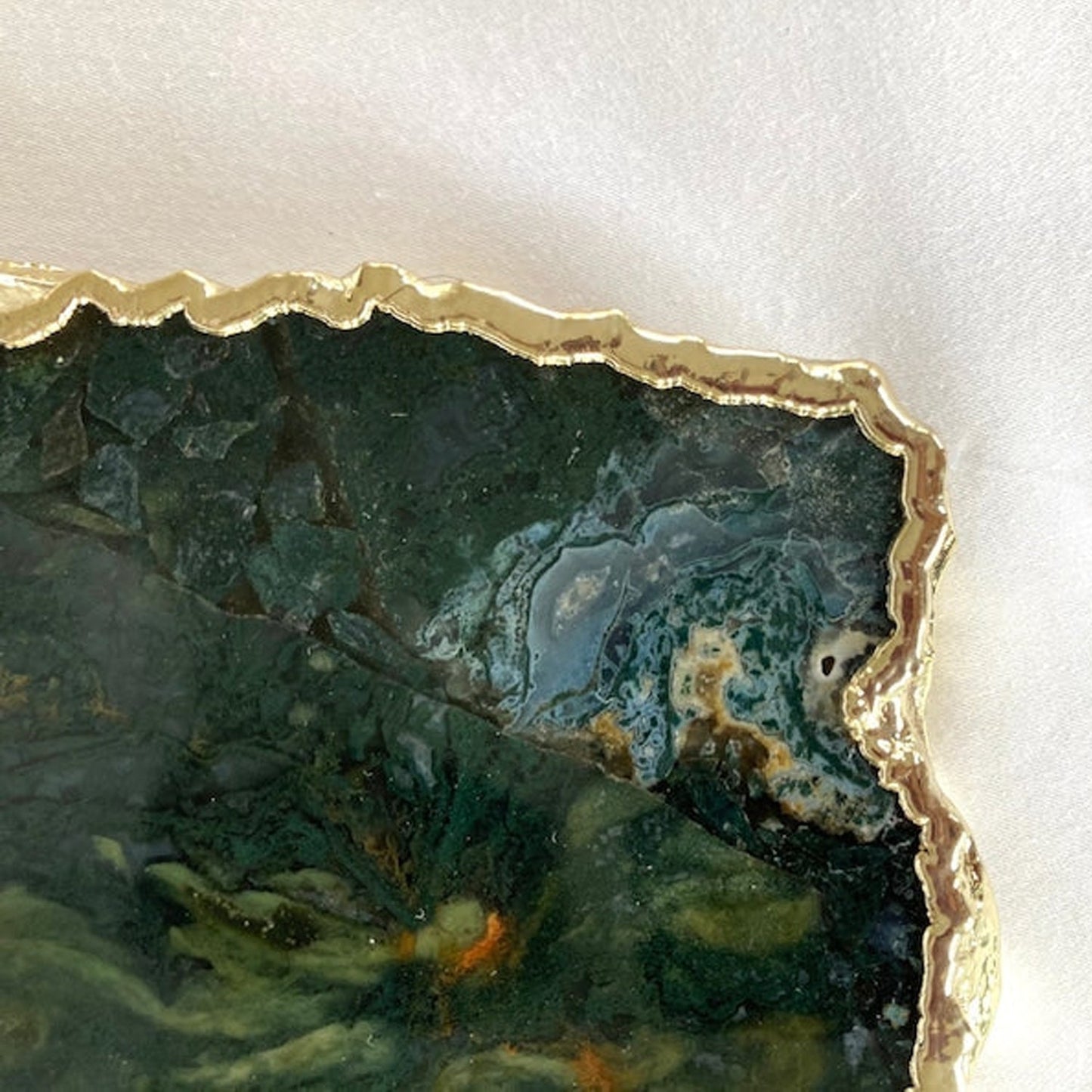 Ekskluzywna Taca do Serwowania z Naturalnego Agatu z Mosiężnymi Uchwytami